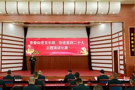 飒！东风快递女兵超酷变装秀图片