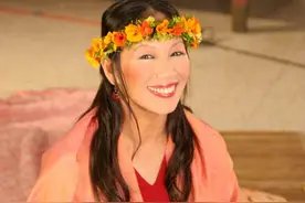 她是中国瑜伽之母，72岁了，状态好到爆，网友：赶紧练起来吧图片