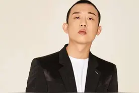 疑似搞“人脉说唱”，呛声陈小春，GAI周延，终究是走上了这条路图片