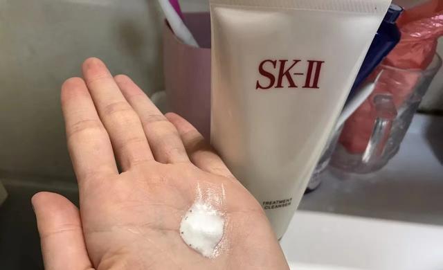 油皮最爱的洗面奶盘点：从平价到贵妇，总有一款适合你