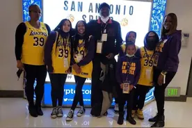 霍华德晒全家福：3女2儿！5个孩子5个妈，生涯薪资2.45亿不愁养娃图片