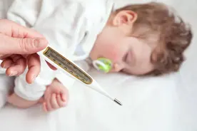 孩子发烧时突然抽搐，记住三要三不要！赶紧收藏图片