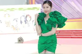 陈自瑶“上位”，正面“迎战”蔡思贝，果然搞事业的女人不容小觑图片