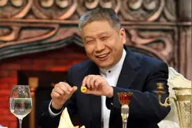 马未都：古玩小街见一瓷碗，碗底写着“盈”，内心狂喜但强装外行图片