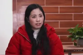 四川奇女子四肢爬行30年，未婚生子遭渣男抛弃，跪着喂牛年入百万图片