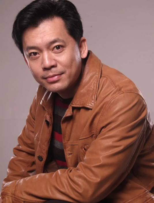 60岁何政军的"消失",是娱乐圈的"悲哀"