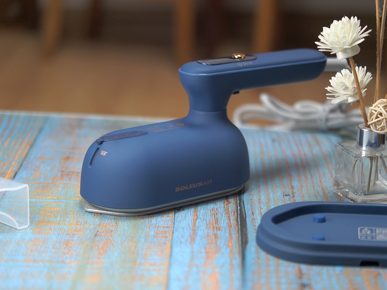 减轻衣物烫熨的工作量 你需要一台好用的电熨斗