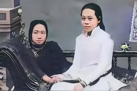 30个老照片曝光：鸦片烟瘾女子的媚态与沉沦图片