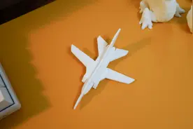 3D打印机究竟有多神奇，飞机、高达随便造，数码博主人手一台图片