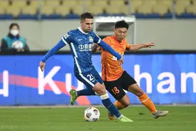 中国足球特色！前锋改造成后卫，大四喜小将在列，于大宝被骂惨图片