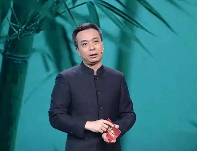 百家讲坛康震(北师大教授康震解读古诗词现场写诗频翻车) - 绿巢号