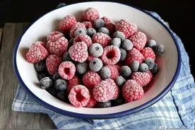 最适合放冰箱冷冻的5种水果，比吃雪糕还过瘾，三伏天吃刚刚好图片