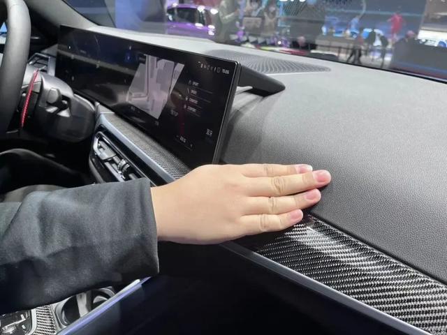 全新宝马M2：燃油绝唱？3.0T的驾驶者之车，买了就能坐等升值？！