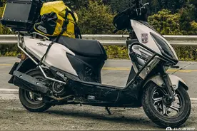 为什么卖掉1万的铃木uy125 换了2万多的本田pcx160？图片