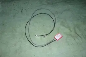 冰箱中间的门条一直发热？这正常么？图片