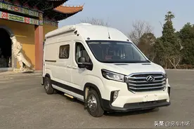 卫航新款vanlife房车，2.0T动力6at，2座布局前置厨卫配12度电图片