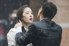 面条吻、夹心吻、强行偶遇，这些奇葩神剧情，难道不是在侮辱观众图片