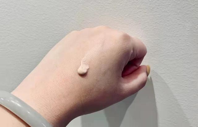 男士擦的大牌身体乳不油的