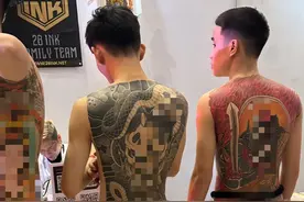 济南办国际纹身展，人皮扣、缝嘴成时尚，这种时尚看着人头皮发麻图片