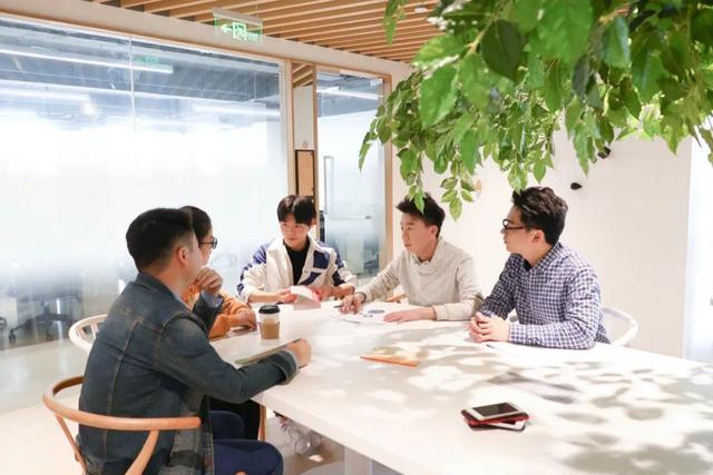 打工养公司、0成本创业……一位90后上海创业者挣扎史