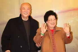 陈丽华孙女结婚画面曝光！迟重瑞与继子出席，孙女婿英俊潇洒帅气图片