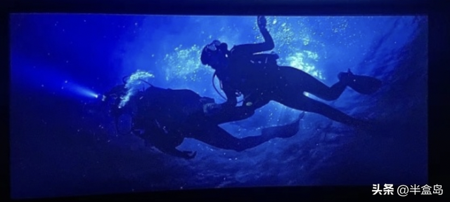 潜水员视角看《消失的她》:李木子困在深海观鲨笼里，还能自救吗