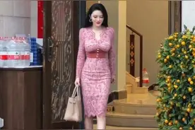 知名卫视主持人转型成性感女网红，配文疑揭与大21岁港星老公婚变图片