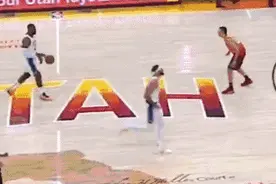 NBA六步郎？詹姆斯数据全面难掩技术粗糙！走步集锦图片