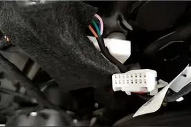 比亚迪汉EV转向灯异常闪烁图片