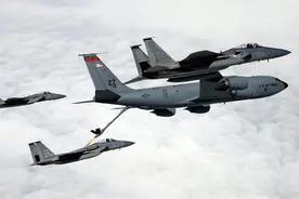 中美台海疑似空中拼刺刀，19架歼10应对3架KC135，美不会有空优图片