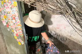 线缆犹如“蜘蛛网” 掉落之后堵家门图片