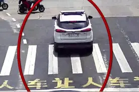 13公里26个红绿，交警全程为孕妇开道图片