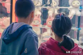 夹娃娃机是否越界，会让孩子上瘾吗？图片