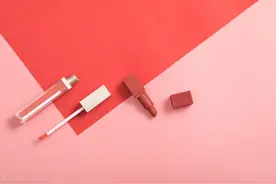 唇釉和口红的区别，口红和唇膏一样吗？图片