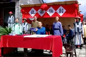 古代才女出上联：朝朝暮暮进进出出，书生巧对下联，才女以身相许图片