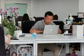 北大天才出家12年后还俗：任职心理咨询公司，不打算结婚生子图片