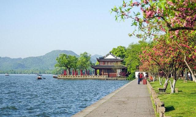 一张门票190！为什么收费的黄山，永远干不过免费的西湖？