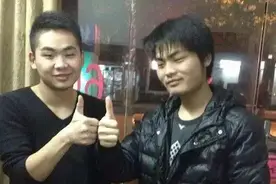 知名LOL男主播直播怒怼水友：钱已经赚够了，不看就滚图片