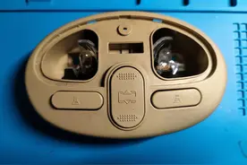 别克凯越08款，天窗按钮不灵维修图片