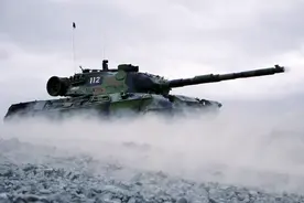 德国向乌克兰提供50辆豹1坦克，上战场无异于“裸奔”，不厚道啊图片