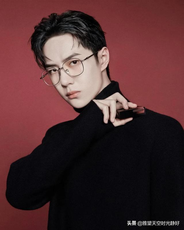 张翰戴眼镜再现"占南弦"扮相,"霸道总裁"一脸禁欲狂吸粉(张翰的的眼睛