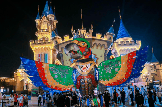 等30 主题项目尽情嗨玩百米烟火星光瀑布点亮夜空沉浸红鼻子魔法世界