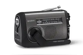 索尼推出新款收音机，支持手摇、USB、太阳能充电图片