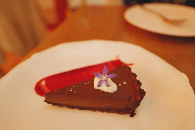 酒店花胶汤多少钱一碗 2025年酒店花胶汤的做法大全