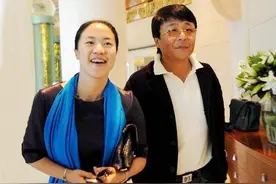 国乒一姐王楠恋情曝光，有钱有名，为何嫁给大8岁二婚的郭斌？图片