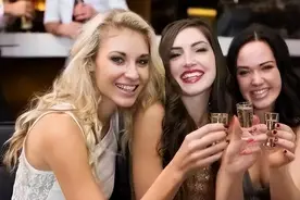 许多人疑问为何中国男人不娶欧洲女人？这其中的原因听了后就明白图片