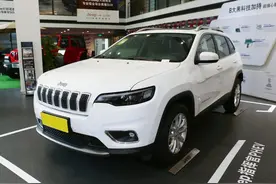 解读吉普自由光，19.68万起全系9AT，轴距2707mm，究竟有何实力？图片