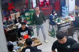 唐山事件男主抓获现场曝光，按马路上不能动弹，多位好友撇清关系图片