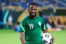 和国足没什么关系？沙特前锋疑似在与国足一战中，服用兴奋剂图片