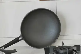 不粘锅选择哪种比较好，这三种一定要区分开，别再盲目购买图片